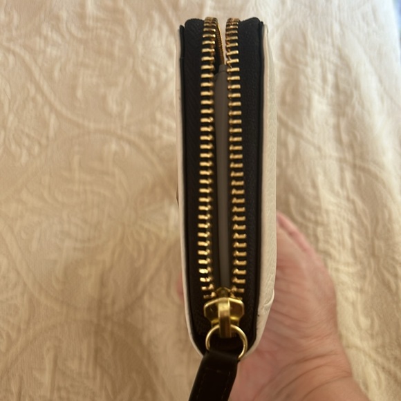 Radley wallet SMILE logo new ,never used no markings or scrapes - Picture 5 of 6